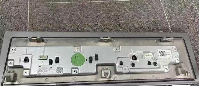 Li Auto L9 Center Display, Genuine OEM Used Part, Fully Functional, All Connectors Included