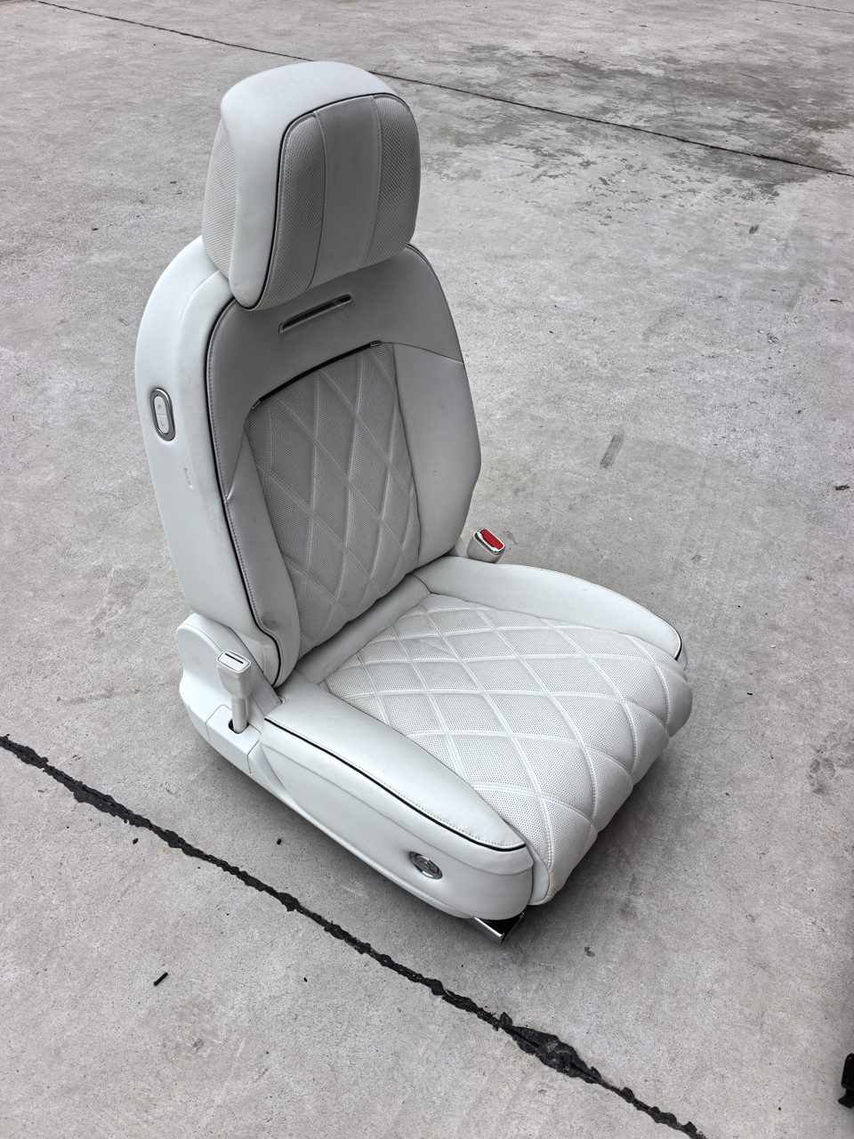 IM Motors LS9 Driver Seat, Genuine OEM Used Part, Beige Leather Surface, with Power Adjustment