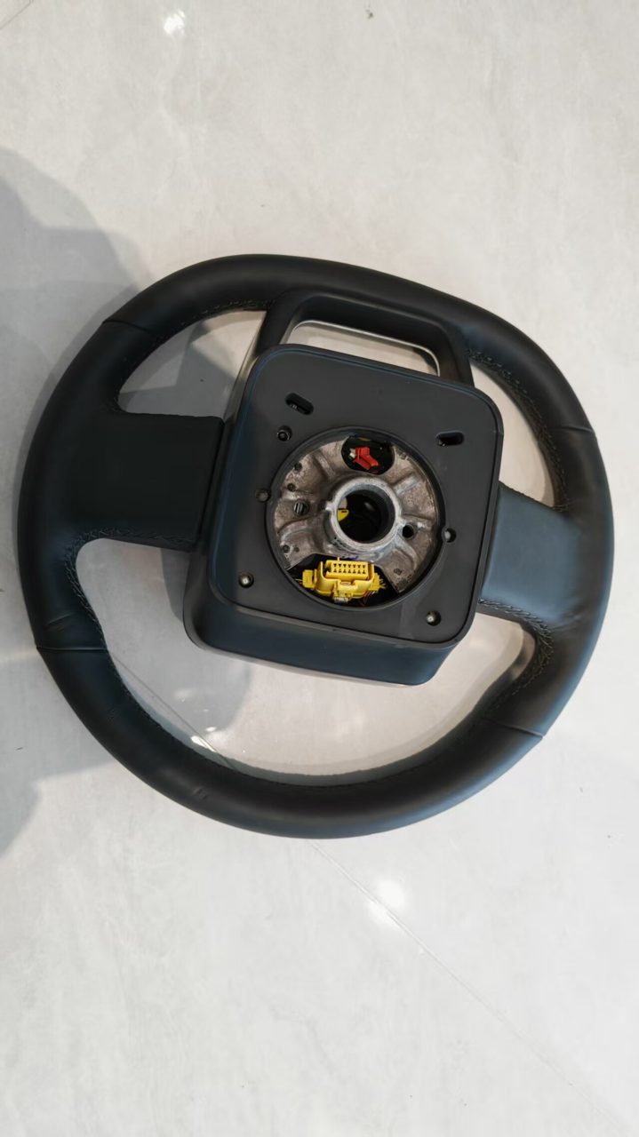Li Auto L9 Steering Wheel, Genuine OEM Used Part, Fully Functional, All Connectors Included 。