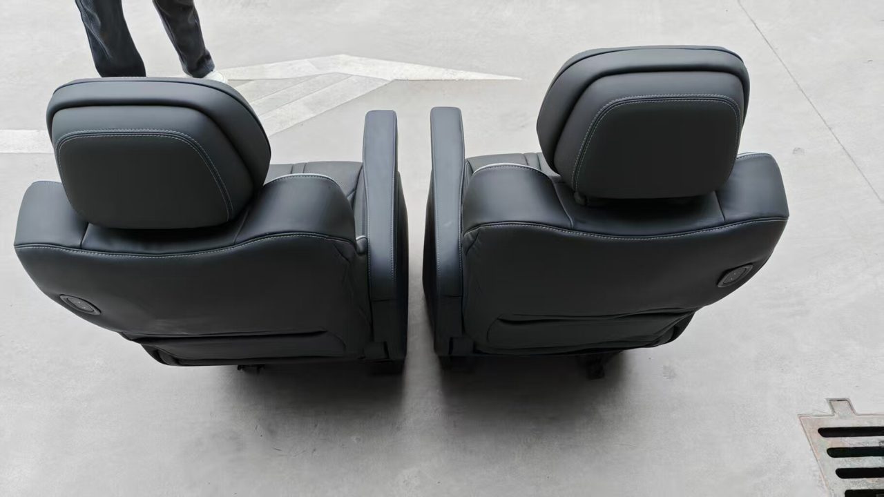 XPeng x9 Middle Row Seat, OEM Dismantled, Fully Functional