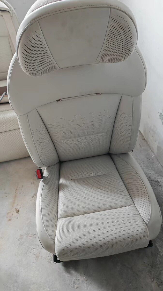 Lynk & Co 900 Driver Seat, Genuine OEM Used Part, with Folding Table, Power Adjustment, Fully Functional