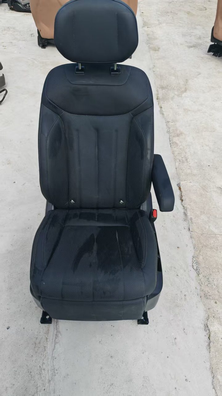 Onvo L90 OEM Electric Middle Row Seat, Right Side, with Ventilation Plus