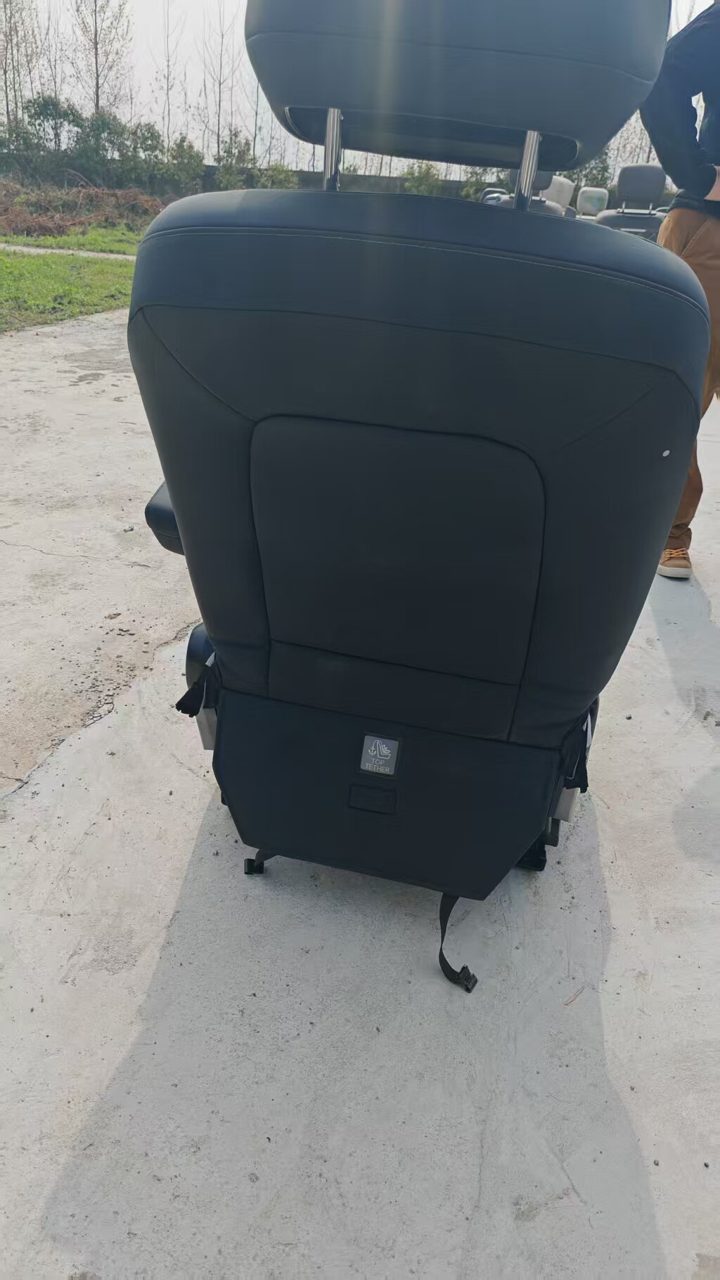 Onvo L90 OEM Electric Middle Row Seat, Right Side, with Ventilation Plus