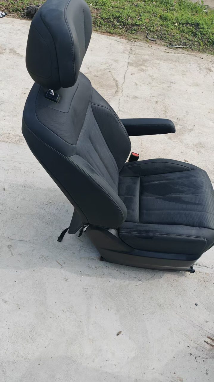 Onvo L90 OEM Electric Middle Row Seat, Right Side, with Ventilation Plus