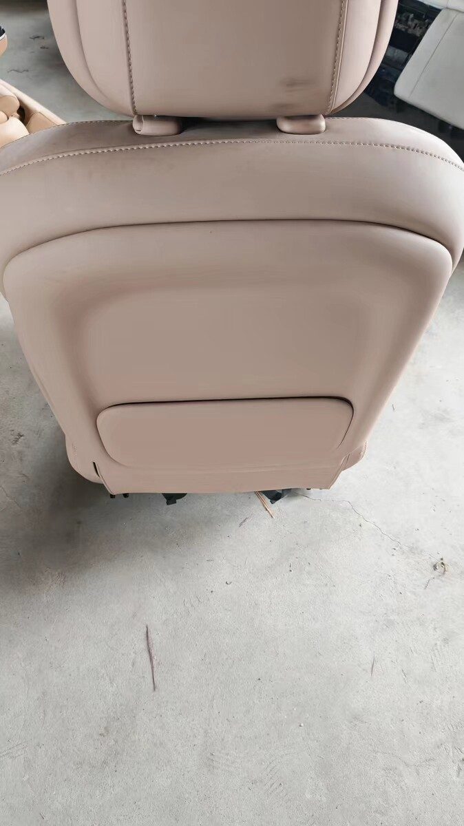 Dongfeng MHERO M817 Driver Seat, Genuine OEM Used Part, Fully Functional, Structurally Complete