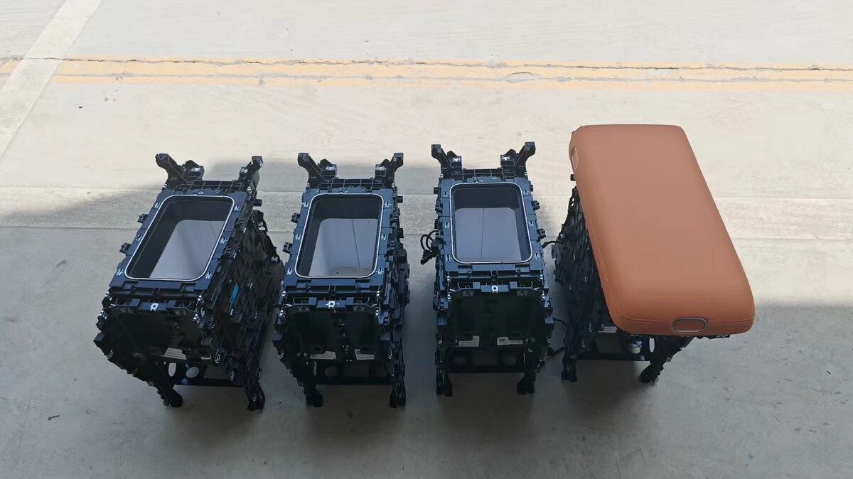 Volkswagen 9x On-Board Refrigerator, Genuine OEM Used Part, Fully Functional, with Compressor
