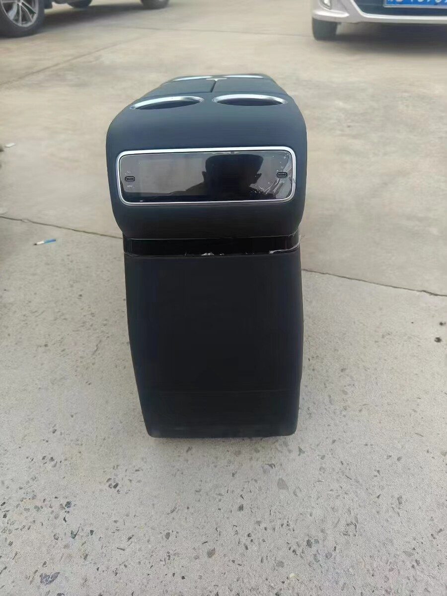 Li Auto L9 Armrest Box, with Refrigerator, Fully Functional