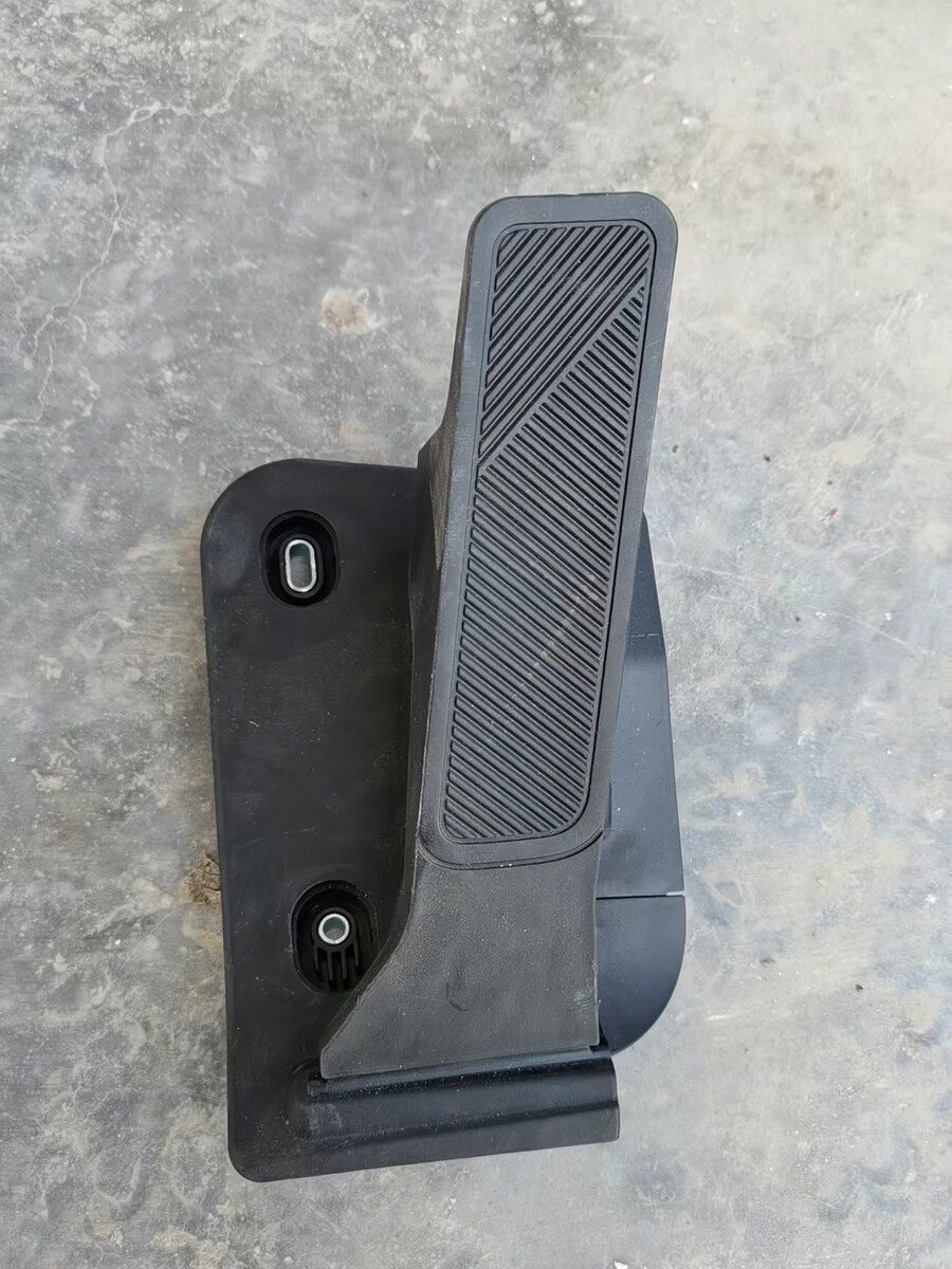 XPeng x9 Oil Door Pedal XPeng x9 Pedal 99 New Emblem Price