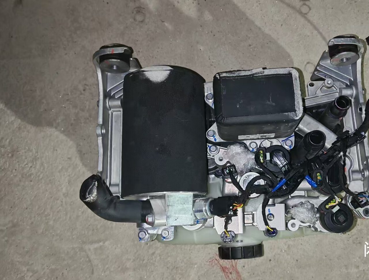 IM Motors Thermal Management Integrated Module, Genuine OEM Used Part, with Coolant Reservoir, All Connectors Included, Fully Functional