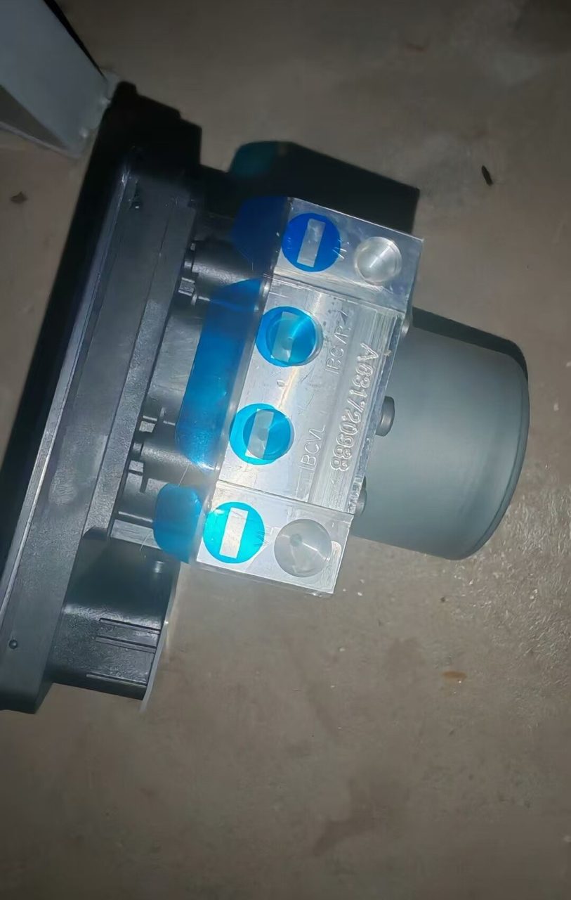ZEEKR 7xABS Pump, Genuine OEM Used Part, with Label, All Connectors Included, Fully Functional