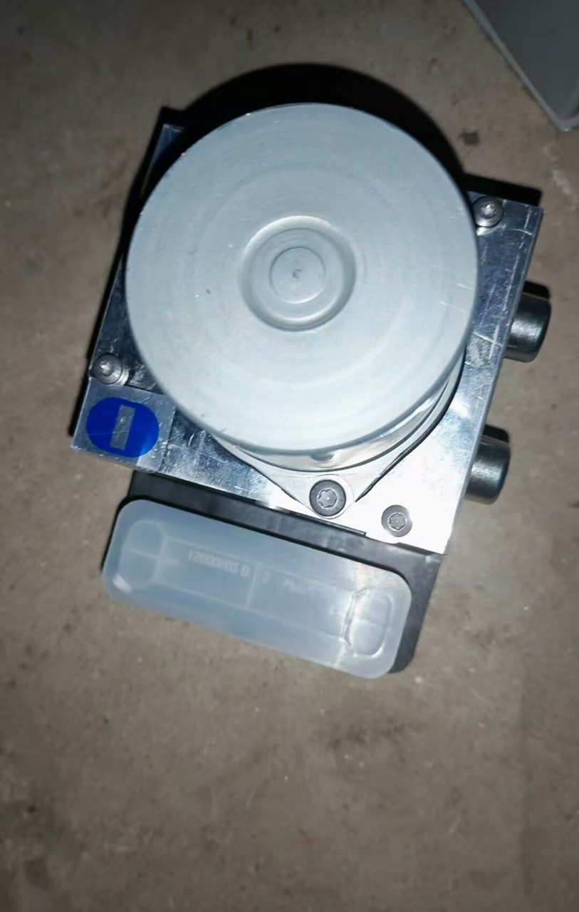 ZEEKR 7xABS Pump, Genuine OEM Used Part, with Label, All Connectors Included, Fully Functional