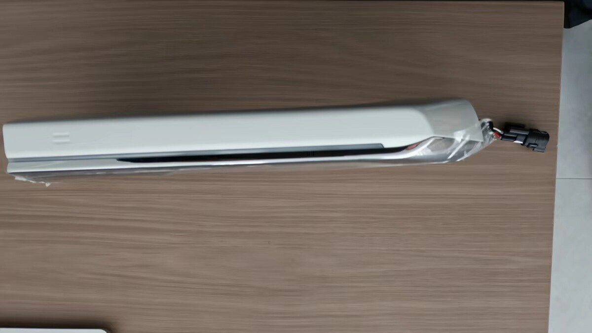 ZEEKR 009 OEM Exterior Door Handle, Genuine OEM Used Part, with Inductor Response, White, with Wiring Harness