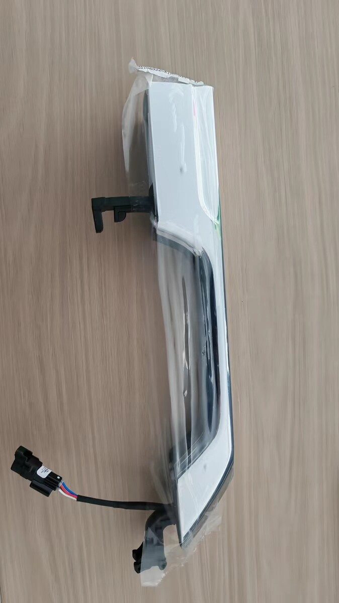 ZEEKR 009 OEM Exterior Door Handle, Genuine OEM Used Part, with Inductor Response, White, with Wiring Harness