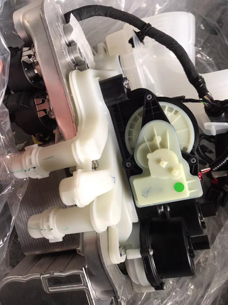 Tesla Y, x, 3, Super Coolant Reservoir Assembly Brand New, Super Heat Pump Brand New # Brand New