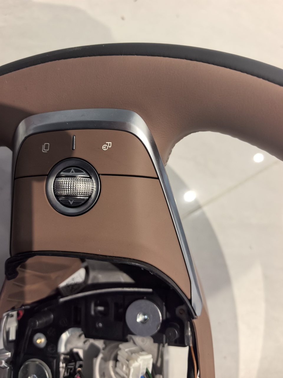 Outlet Baojun Huajing S OEM Multi Function Steering Wheel, Used, Leather Hand Sensor very Excellent