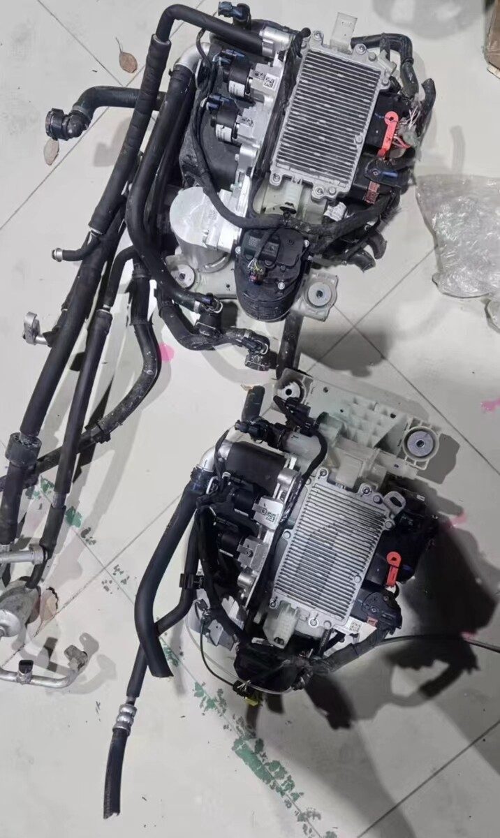 OEM IM Motors L6/L7 Thermal Management Integrated Module, Huayu Outlet Item, with Coolant Reservoir Function