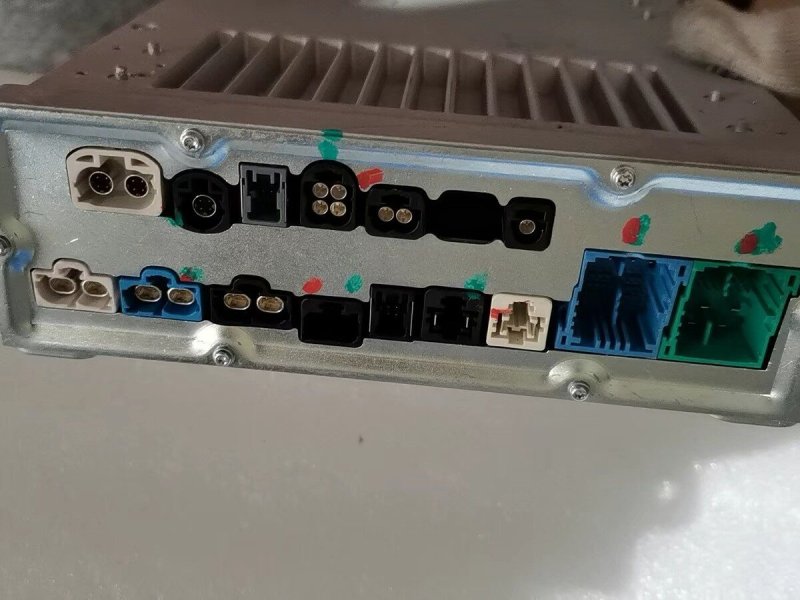 Lynk & Co Driving Infotainment Head Unit Module, Genuine OEM Used Part, All Connectors Included, Fully Functional