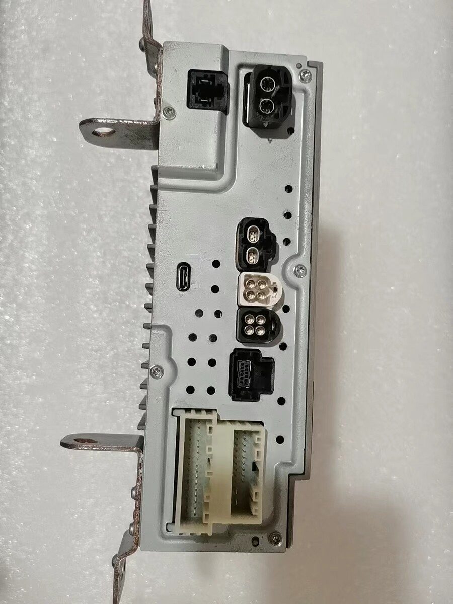 Lynk & Co Driving Infotainment Head Unit Lynk & Co Head Unit Module 8894681998