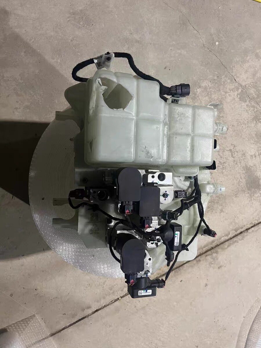 XPeng G6 Coolant Reservoir, XPeng G6 Integrated Coolant Reservoir, See Photos, XPeng G6 Thermal Management