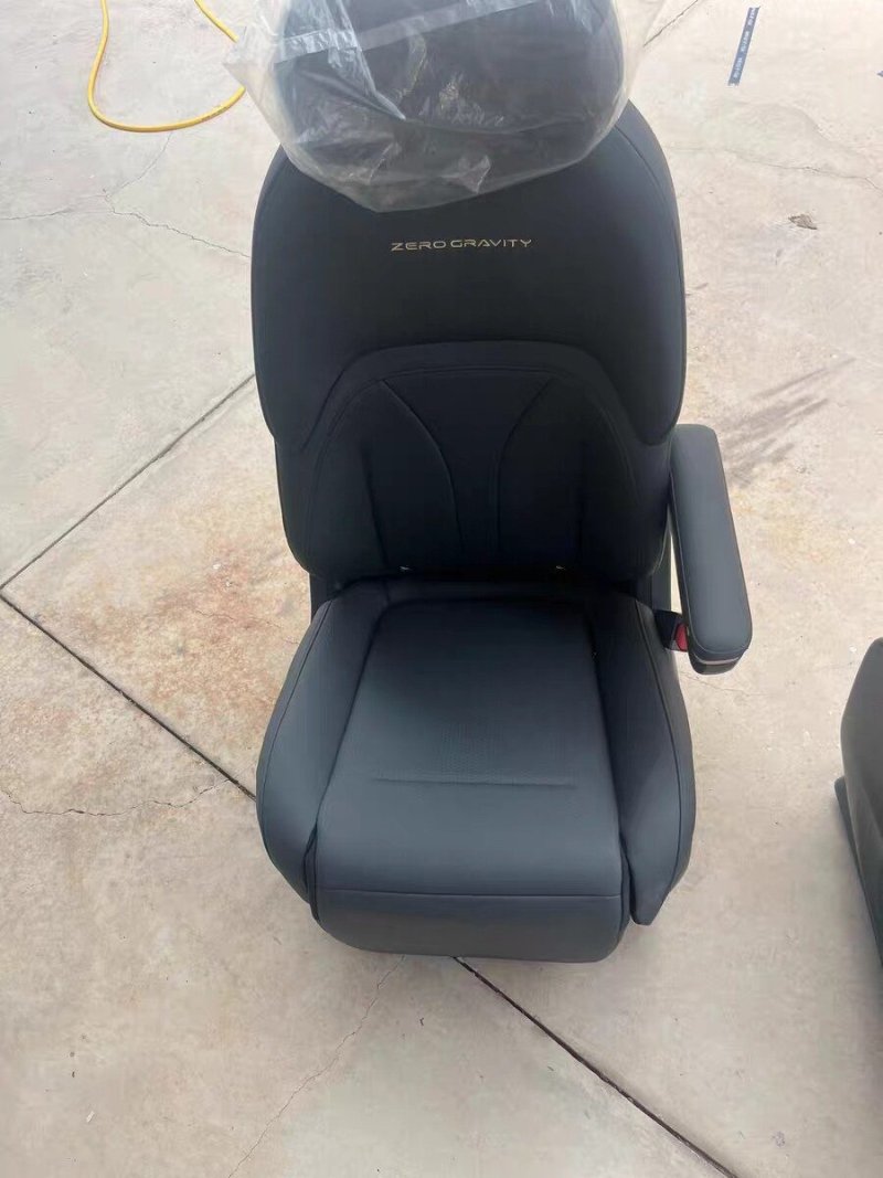 Dongfeng eπ Middle Row Seat, Dongfeng eπ 008 Middle Row Seat