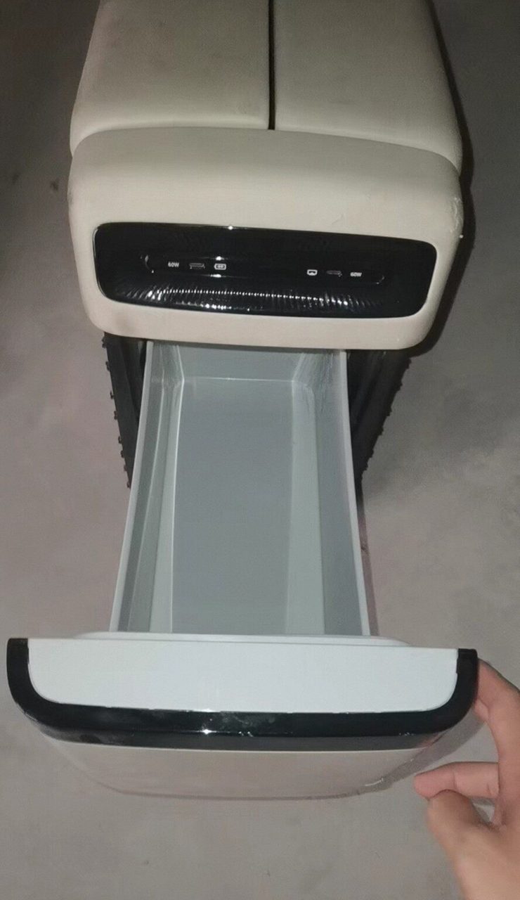 VOYAH Dreamer On-Board Refrigerator, VOYAH On-Board Refrigerator
