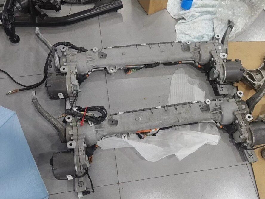 Audi A8D5 Magic Carpet System Front Rear Stabilizer Bar Quad Motor Electronic Anti-Roll Bar, Smart Air Suspension
