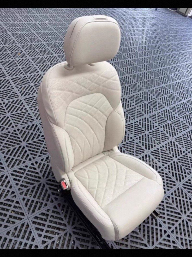 IM Motors LS9 Faurecia 4D Mechanical Massage Seat Mechanism Front Row Middle Row Zero Gravity
