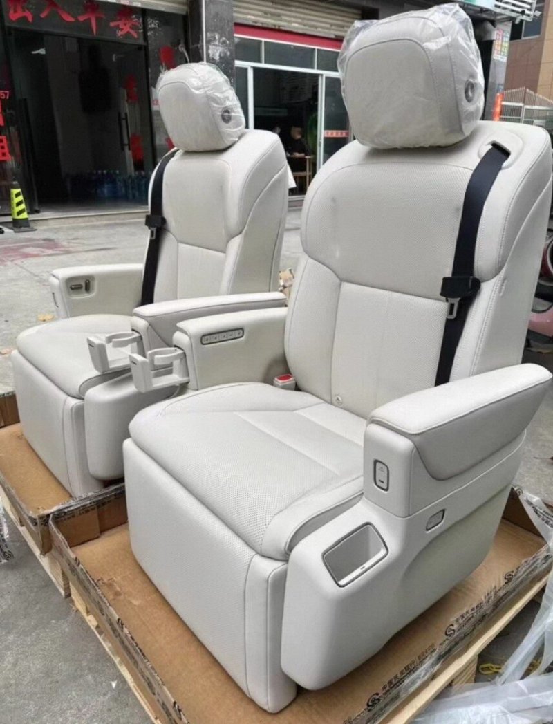 Li Auto megahome Version Middle Row Zero-Gravity Seat, Brand New OEM, Parts Complete