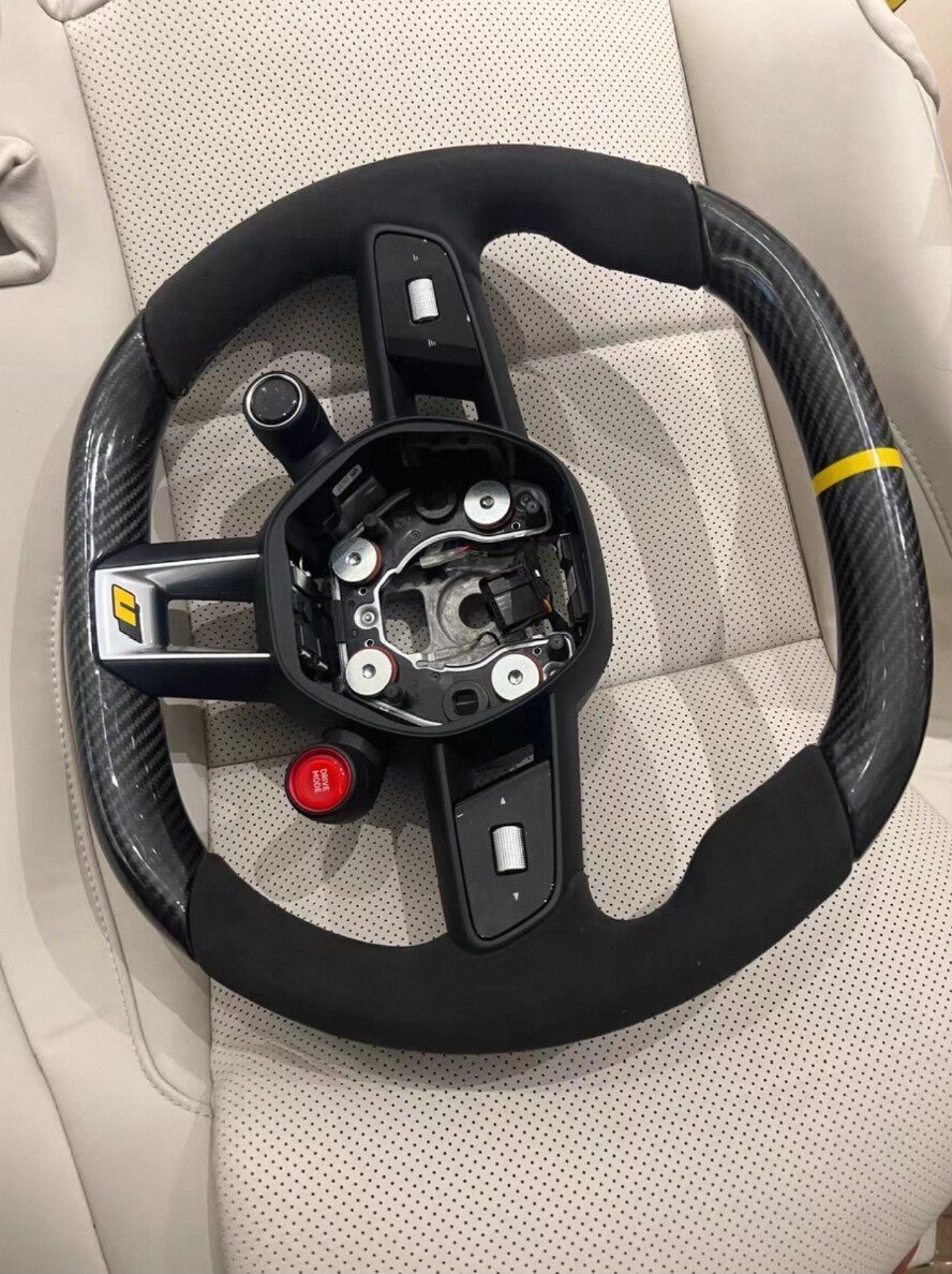 Xiaomi SU7/YU7 OEM Carbon Fiber Steering Wheel Multi-Function Button, U Emblem SU7U