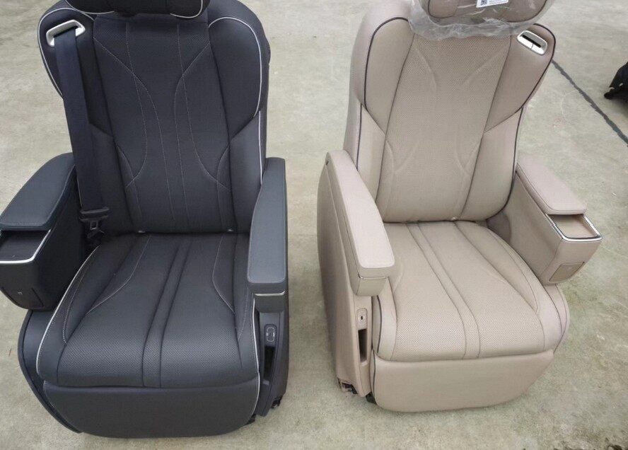 XPeng x9 Aisle Edition Zero-Gravity Seat A Pair