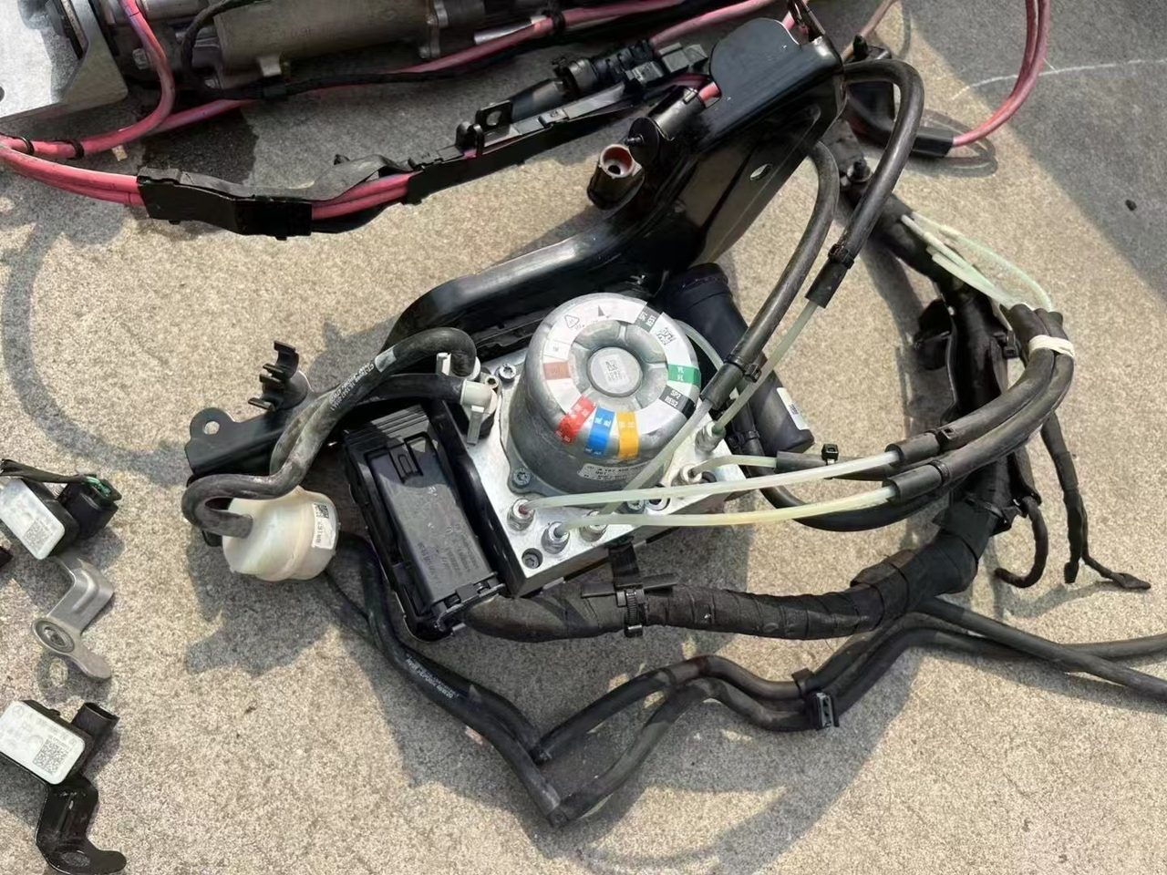 Mercedes-Benz Maybach GLS680 Magic Carpet Suspension Shock Absorber Hydraulic Pump Air Reservoir