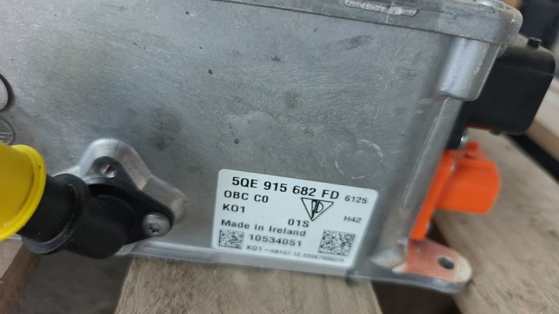 Porsche OEM Charger 5QE915682AM/FD/K01