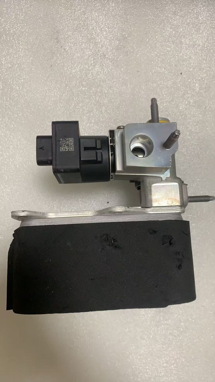 ZEEKR 9x Battery Cooling Unit