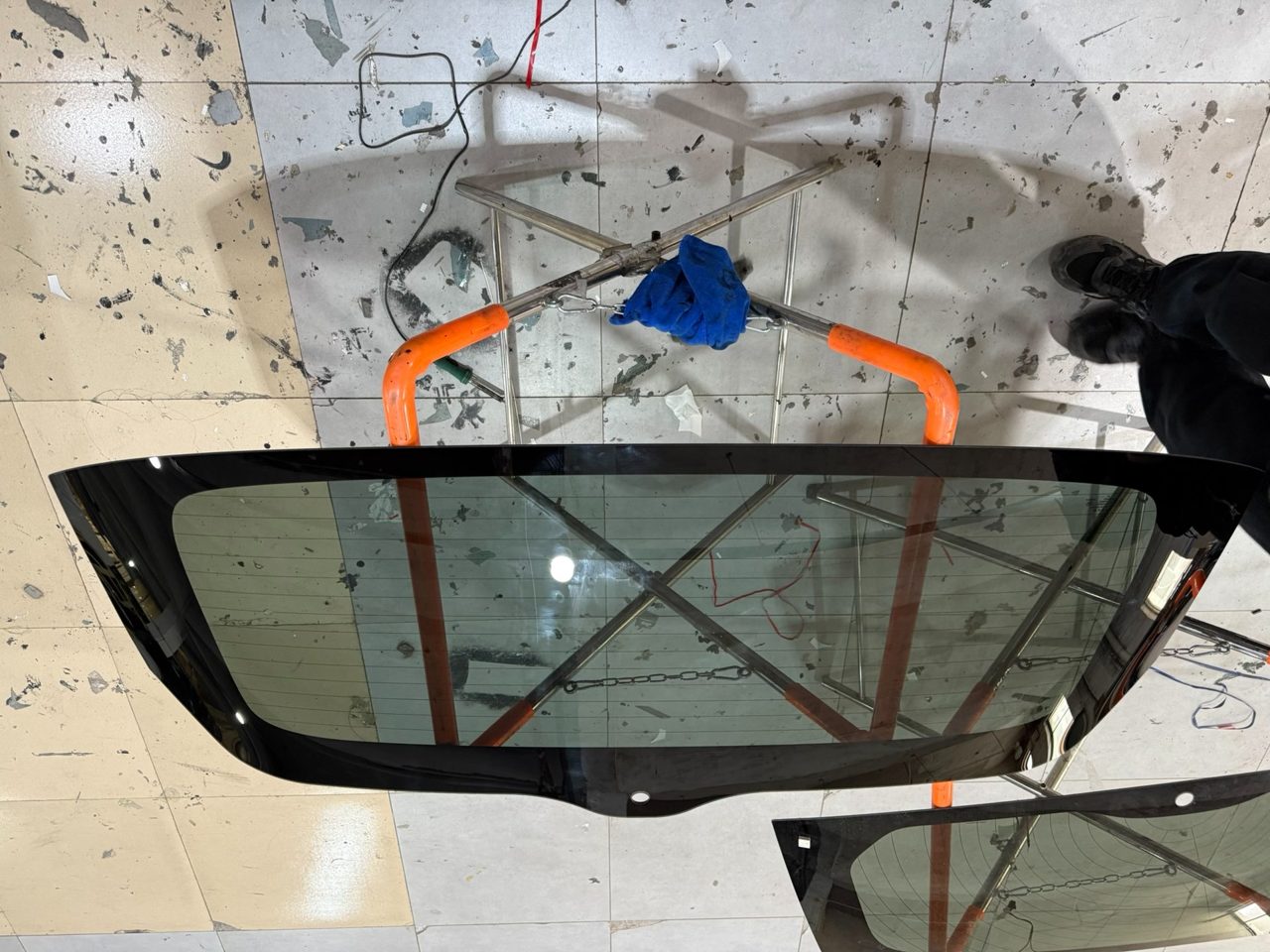 ZEEKR 9x Rear Gear Glass, Brand New OEM, ZEEKR 9x Front Gear Glass Front Door Glass Rear Door