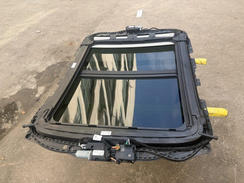 ZEEKR 9x Sunroof Glass, Brand New OEM