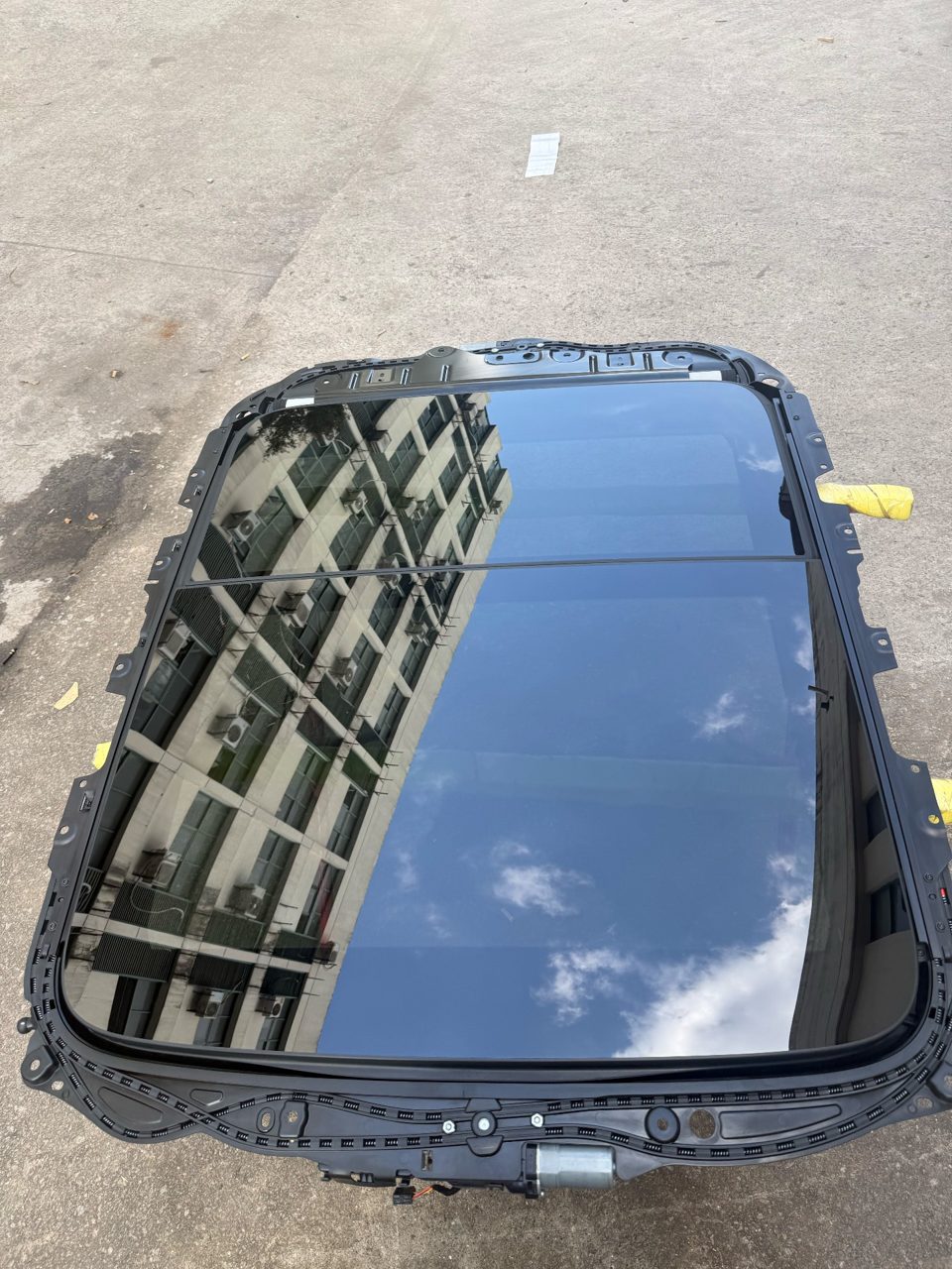 ZEEKR 9x Sunroof Glass, Brand New OEM