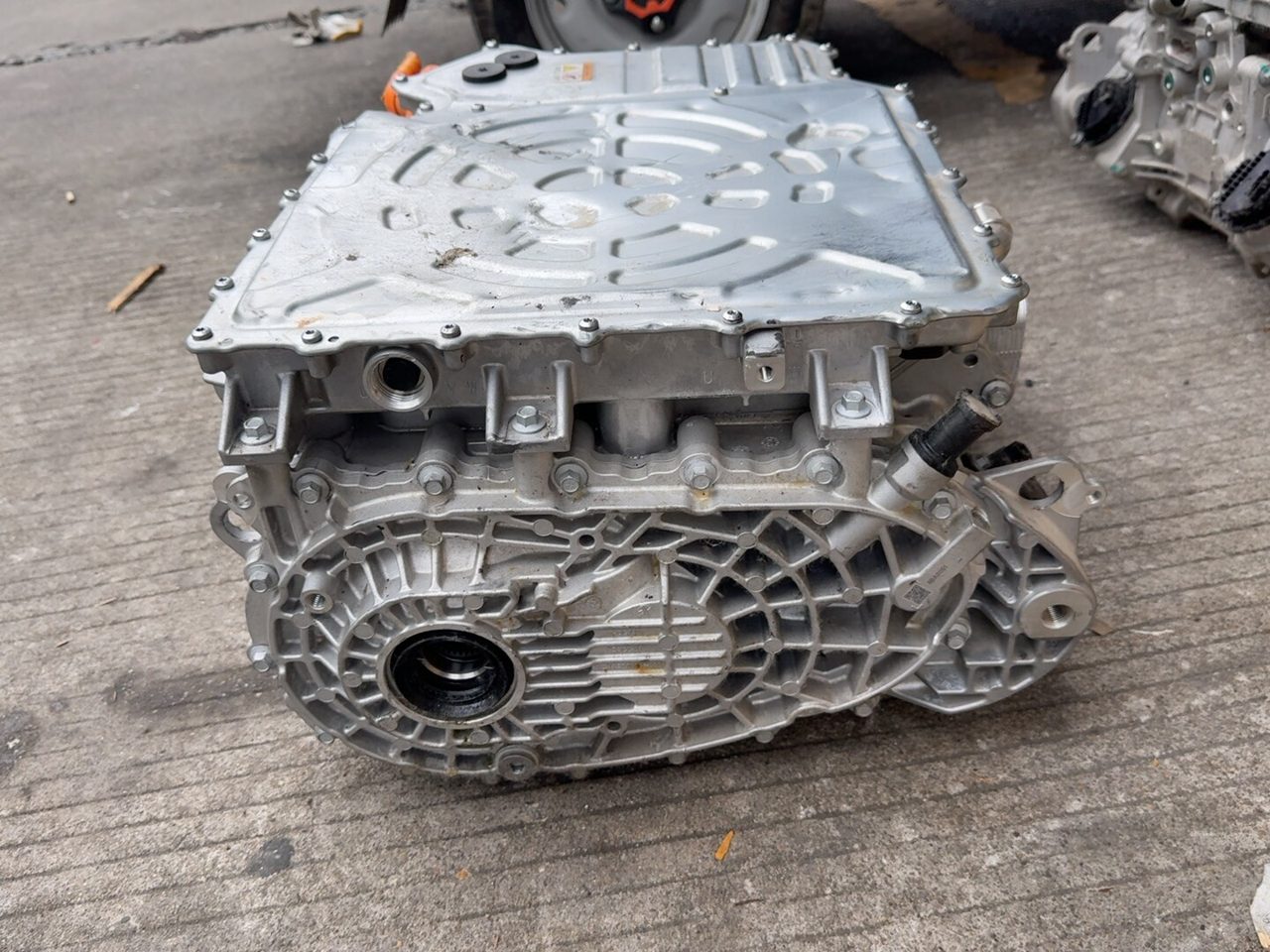 Leapmotor D19 Drive Motor, Part Number YZ180QY045, Power 180kw