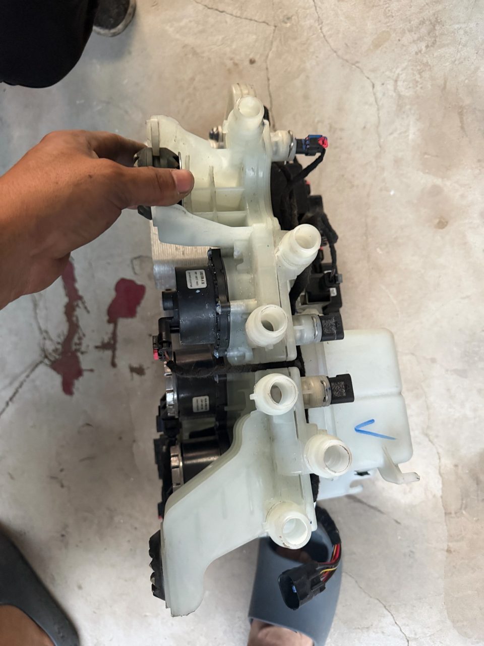 XPeng G6 OEM Thermal Management Integrated Module, with Coolant Reservoir Assembly, Used OEM Part