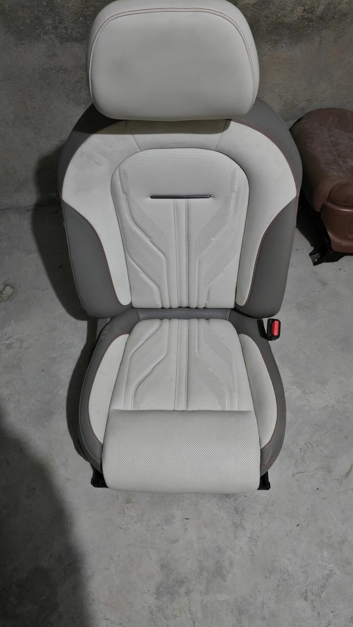 ZEEKR 007 Driver & Passenger Seat, OEM, with Headrest Lumbar Support, Leather Surface Clean