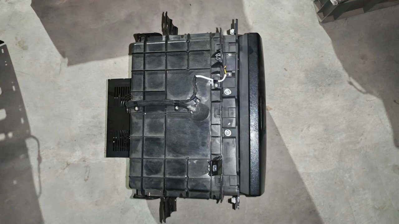 ZEEKR 009 On-Board Refrigerator, OEM