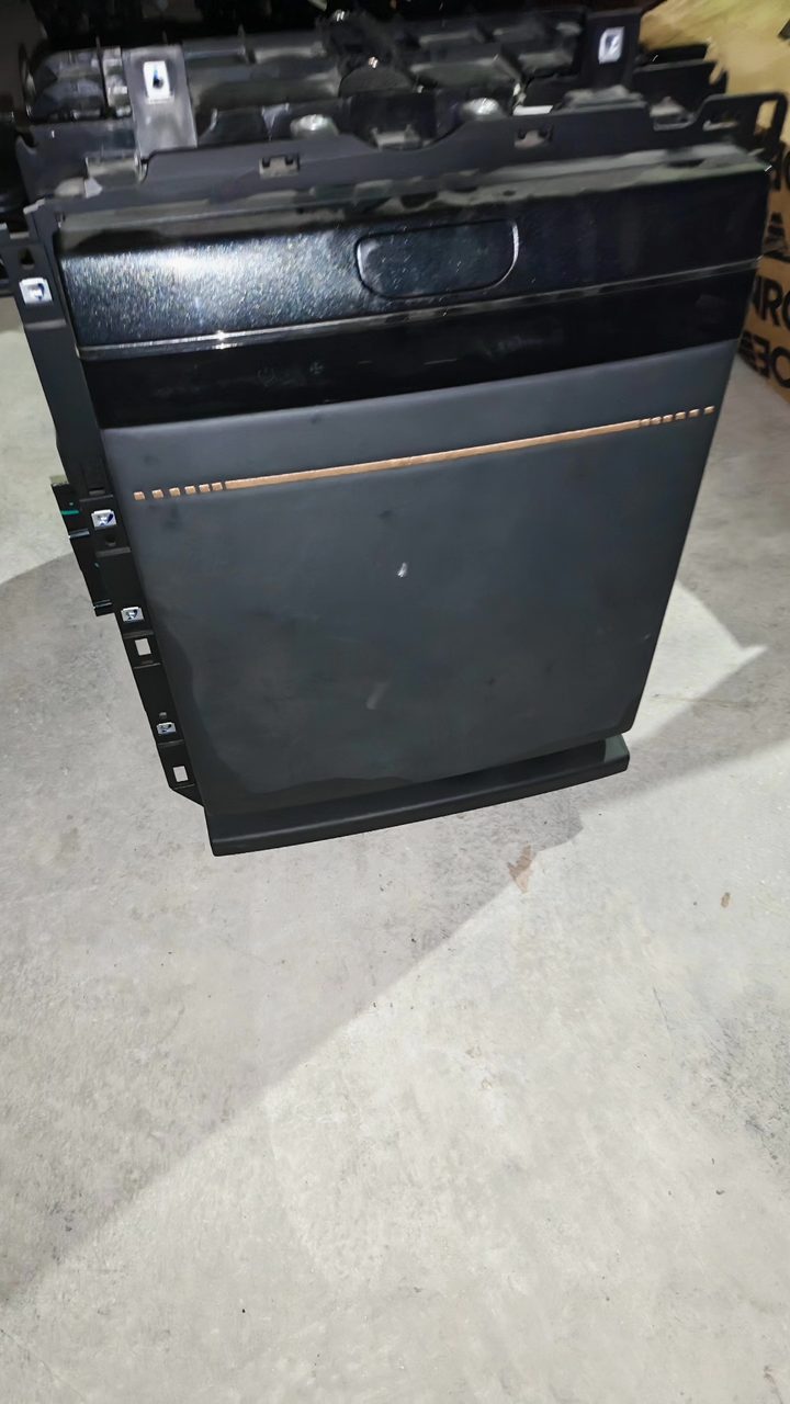 ZEEKR 009 On-Board Refrigerator, OEM