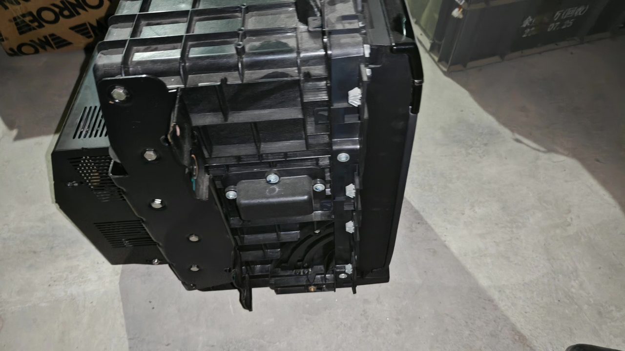 ZEEKR 009 On-Board Refrigerator, OEM
