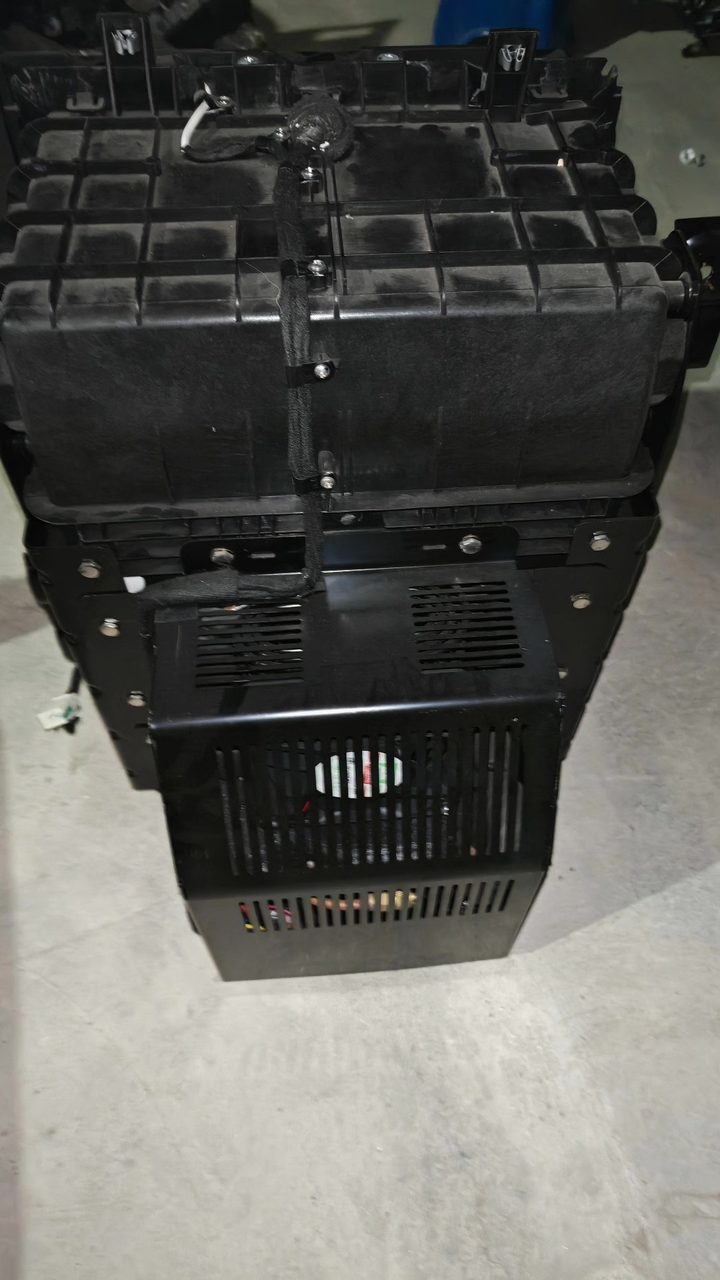 ZEEKR 009 On-Board Refrigerator, OEM
