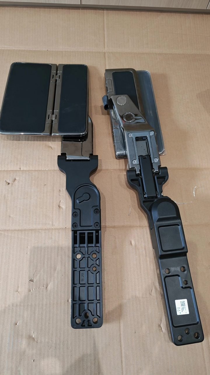 ZEEKR 009 Folding Table, with Bracket