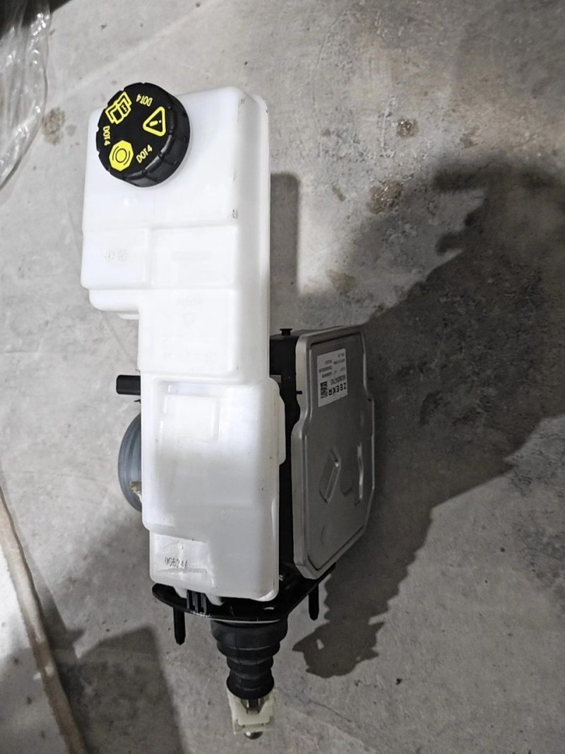 ZEEKR X Brake Pump